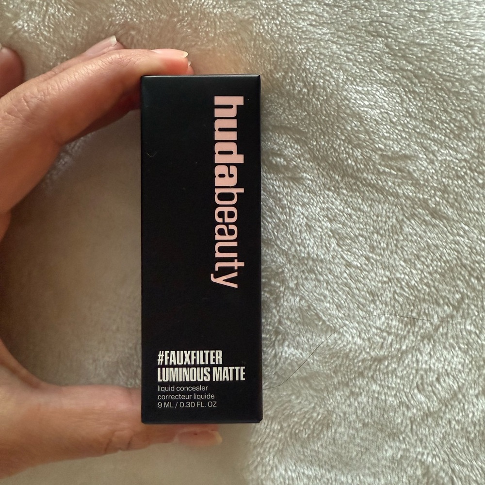 HUDA BEAUTY FauxFilter Concealer